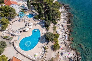 CHORVATSKO – OSTROV KRK – Hotelový resort Dražica ***