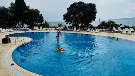 CHORVATSKO – OSTROV KRK – Hotelový resort Dražica *** 